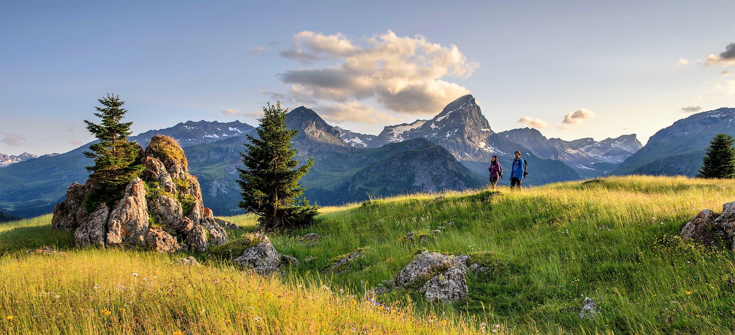 wandern-savognin-parc-ela-alp-flix-landschaften-paar